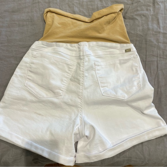 Belly Band Roll Cuff Maternity Denim Shorts - Picture 3 of 5